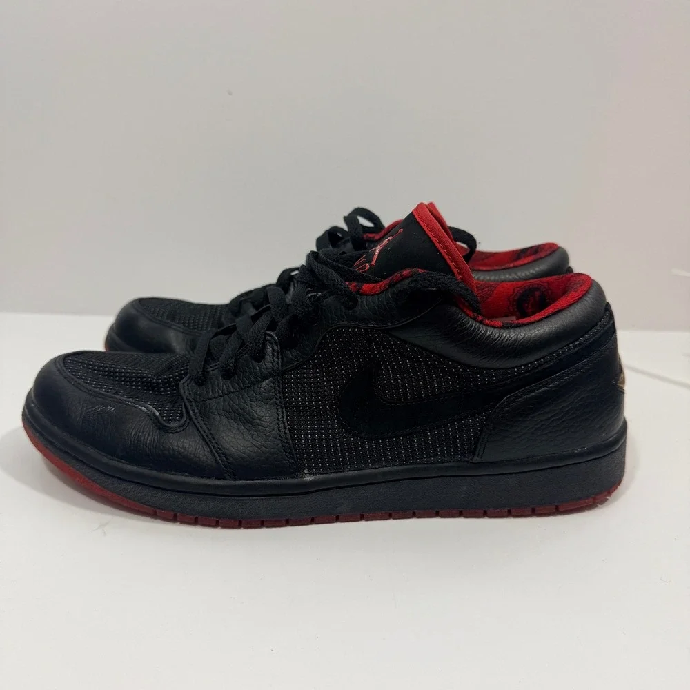 Jordan 1 Low Men 10 Black Good Quai 54 810689-017 Tumbled Leather Red Outsole